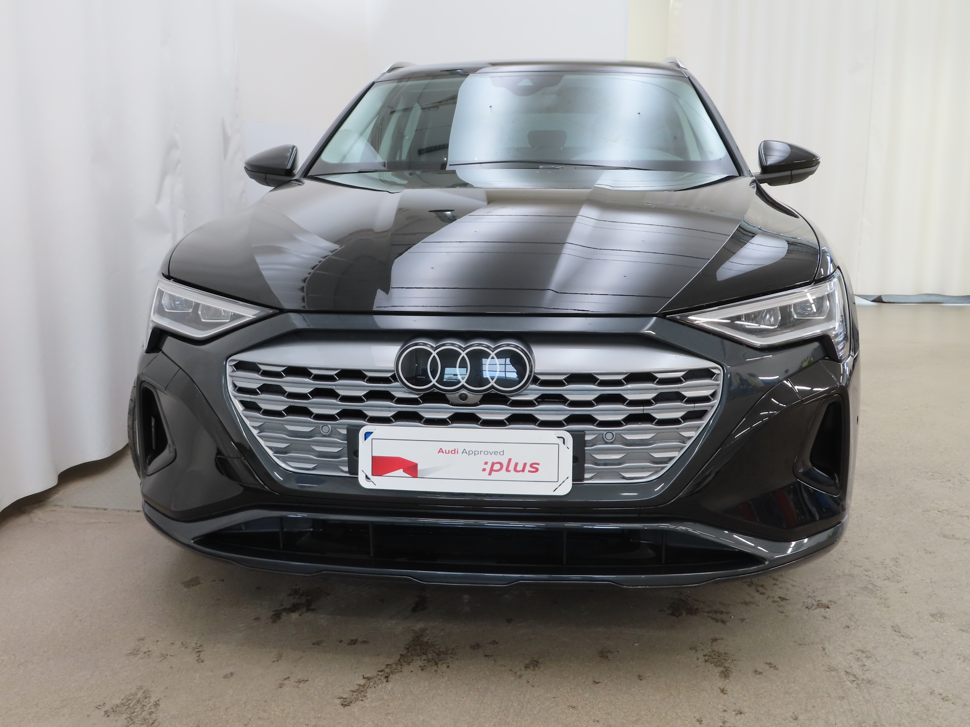 Audi Q8 e-tron 2023, photo 2/12