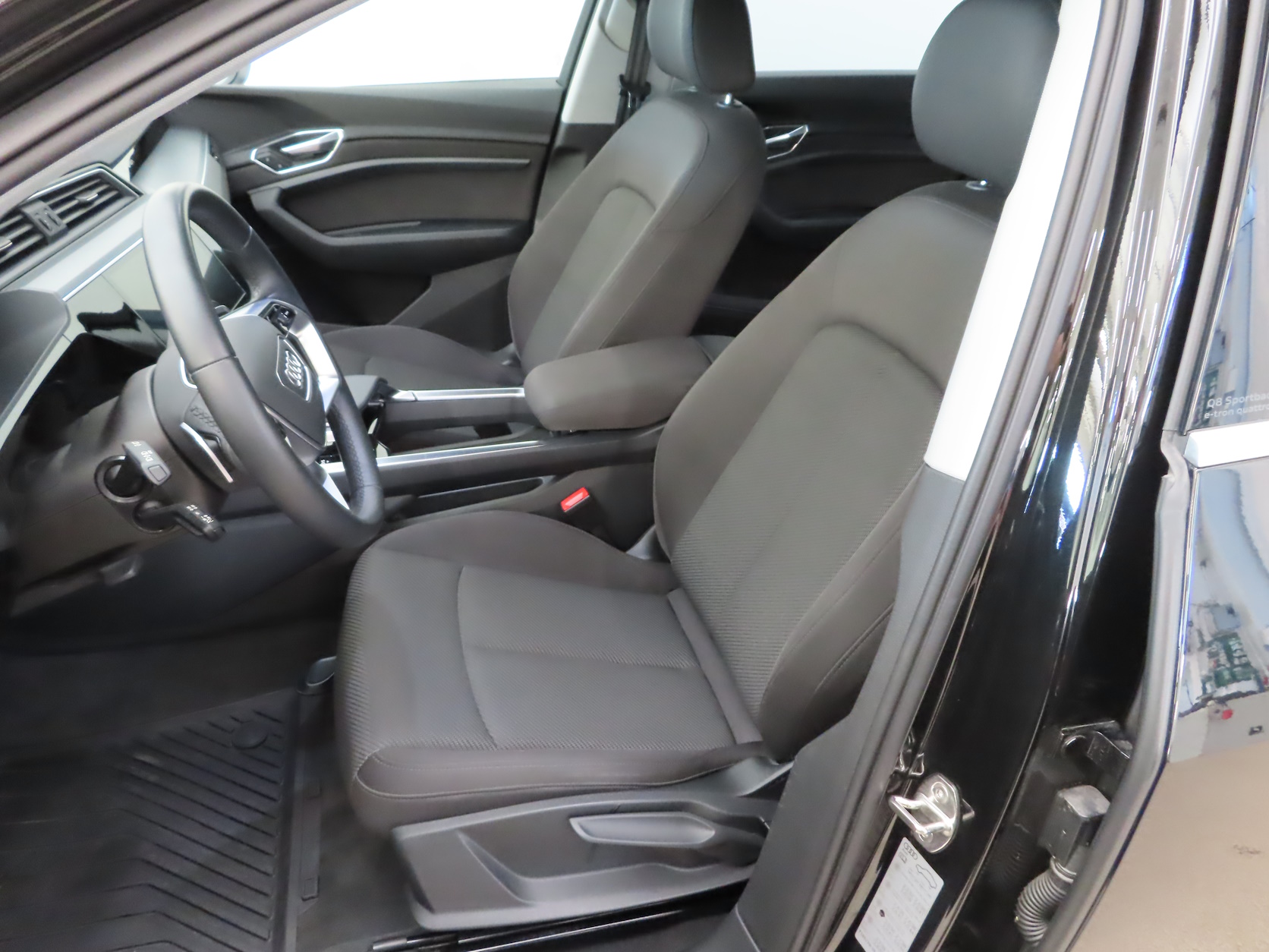 Audi Q8 e-tron 2023, photo 7/12