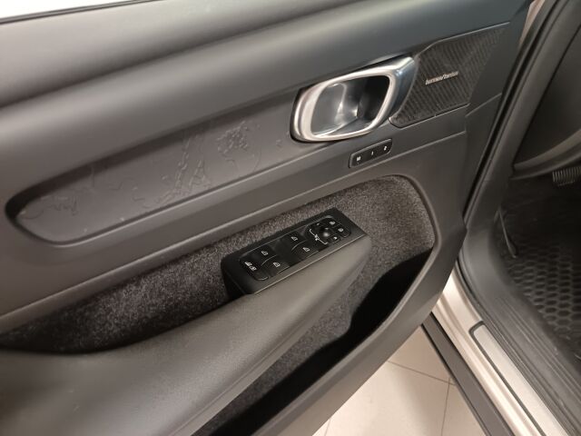VOLVO XC40 2023 Recharge Twin Ultimate aut