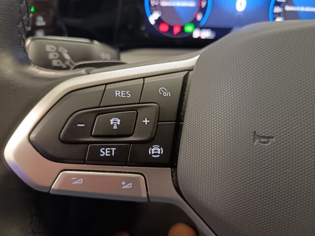 VOLKSWAGEN Golf 2023 Variant Comfort Business 1,0 eTSI (MHEV) 81 kW DSG