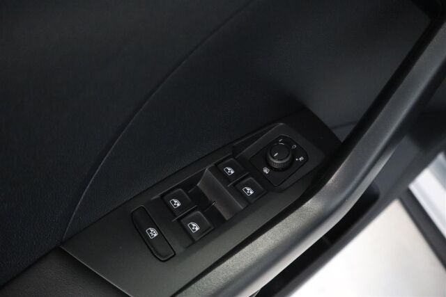 VOLKSWAGEN T-Cross 2023 Style Business 1,0 TSI 81 kW DSG-automaatti