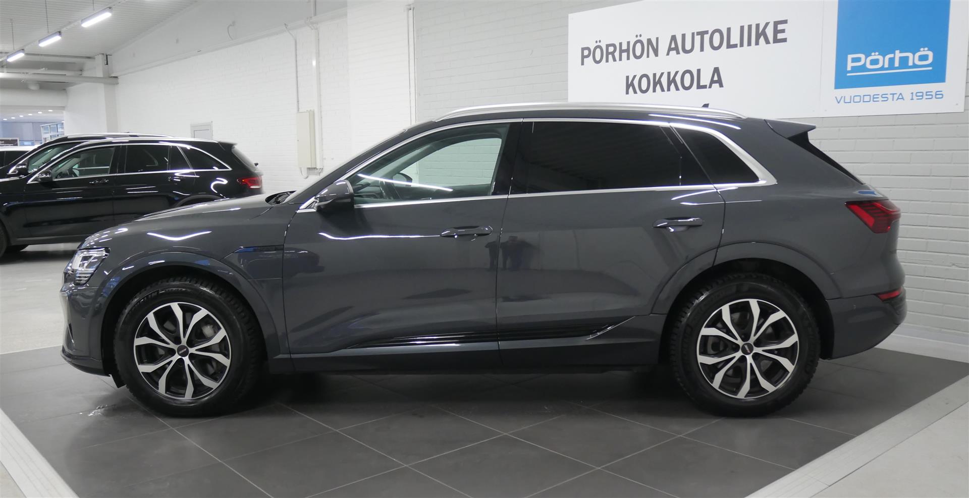 Audi Q8 e-tron 2023, kuva 3/25