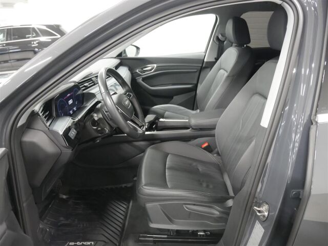 AUDI Q8 e-tron 2023 50 quattro Progress