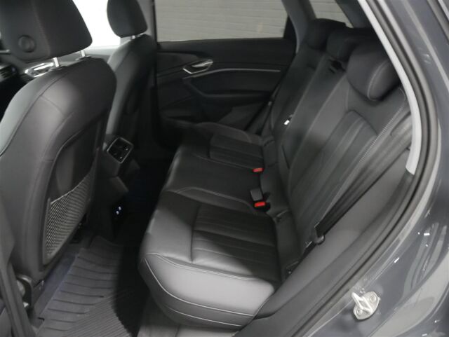 AUDI Q8 e-tron 2023 50 quattro Progress