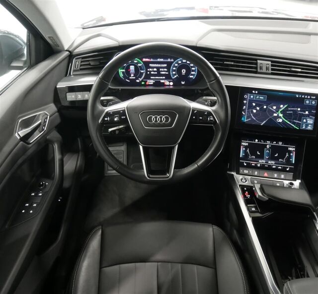 AUDI Q8 e-tron 2023 50 quattro Progress