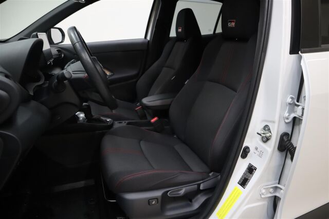 TOYOTA Yaris Cross 2023 1,5 Hybrid GR SPORT