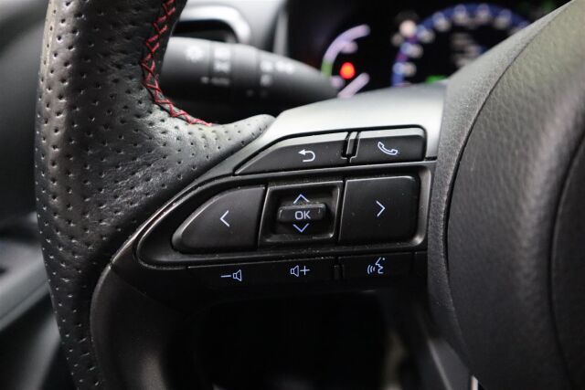 TOYOTA Yaris Cross 2023 1,5 Hybrid GR SPORT