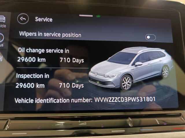 VOLKSWAGEN Golf 2023 Variant Comfort Business 1,0 eTSI (MHEV) 81 kW DSG