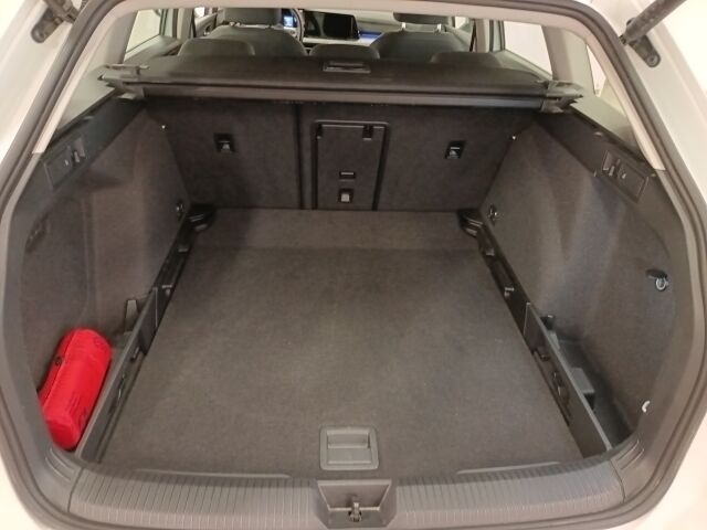 VOLKSWAGEN Golf 2023 Variant Comfort Business 1,0 eTSI (MHEV) 81 kW DSG