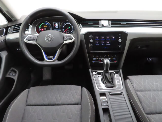 Volkswagen Passat 2023 Variant GTE Business Plug-In Hybrid 160 kW DSG-automaatti