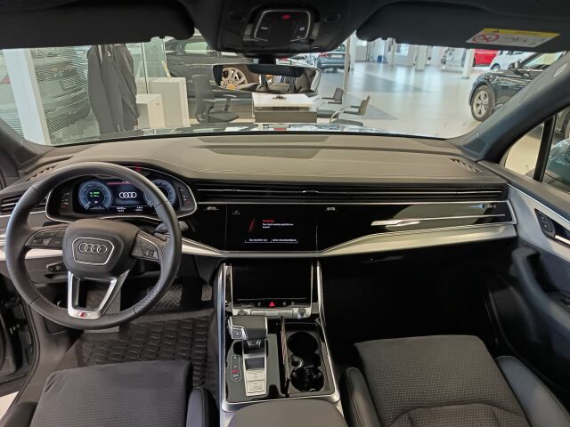 AUDI Q7 2023 Progress S line 55 TFSI e quattro tiptronic