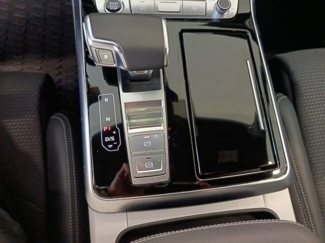 AUDI Q7 2023 Progress S line 55 TFSI e quattro tiptronic