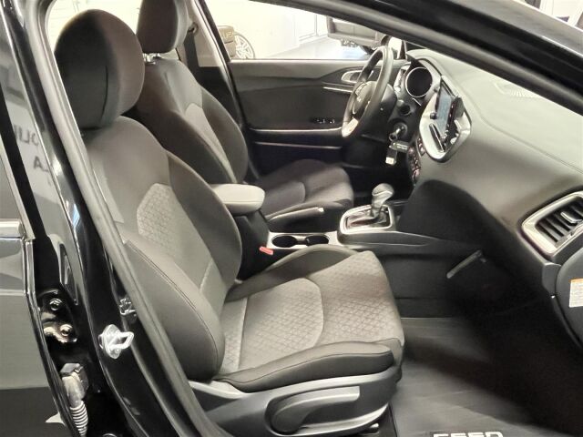 Kia Ceed 2024 1,0 T-GDI Mild-Hybrid 120hv LX Comfort SW DCT