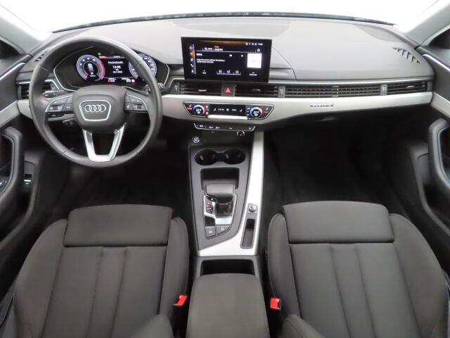 Audi A4 2024 Avant 40 TFSI MHEV Land of quattro