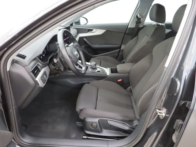 Audi A4 2024 Avant 40 TFSI MHEV Land of quattro