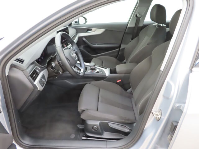 Audi A4 2024 Avant 40 TFSI MHEV Land of quattro