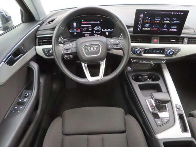 Audi A4 2024 Avant 40 TFSI MHEV Land of quattro