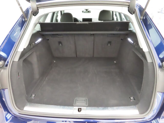 Audi A4 2024 Avant 40 TFSI MHEV Land of quattro