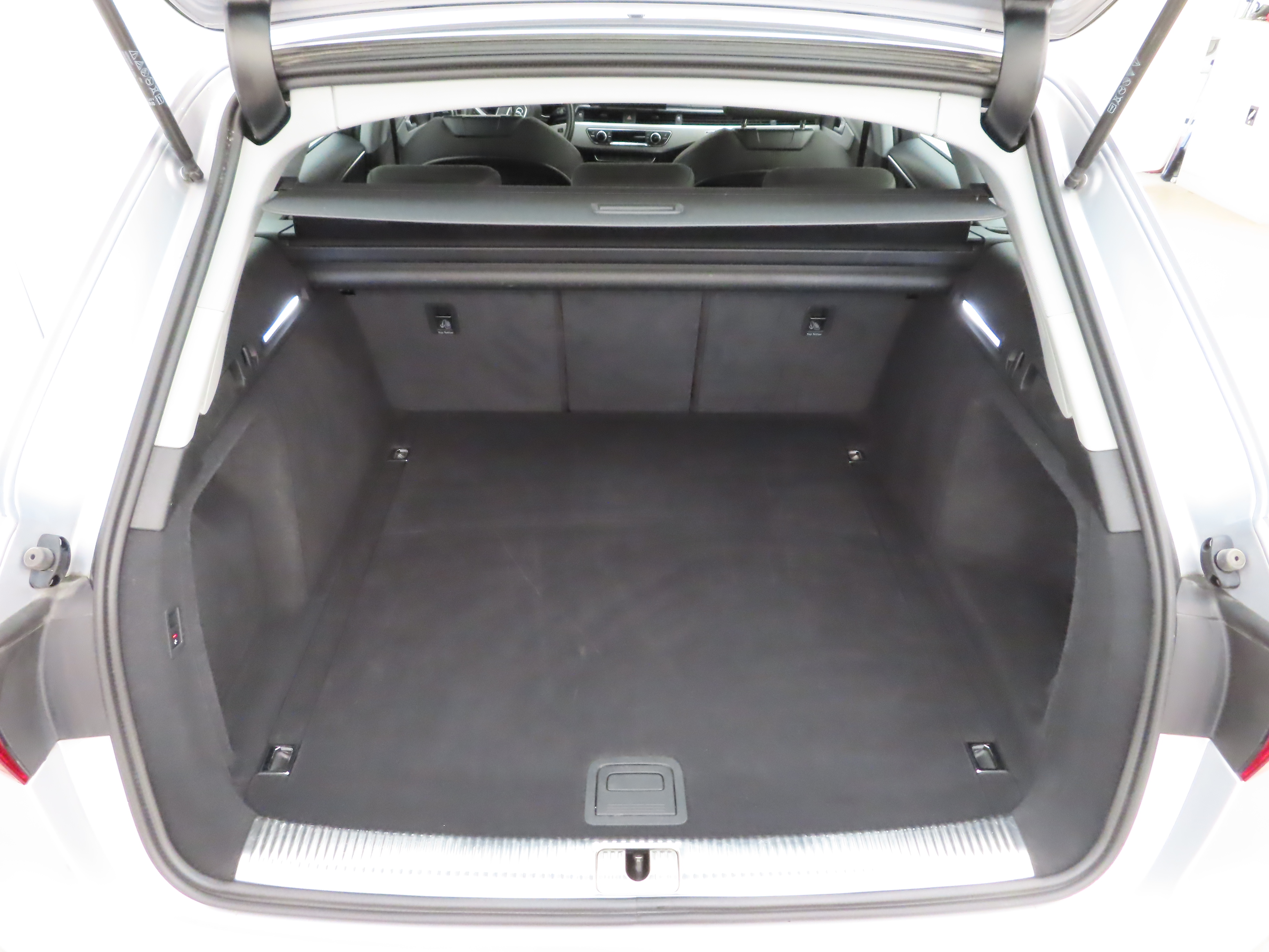 Audi A4 2024, kuva 5/10