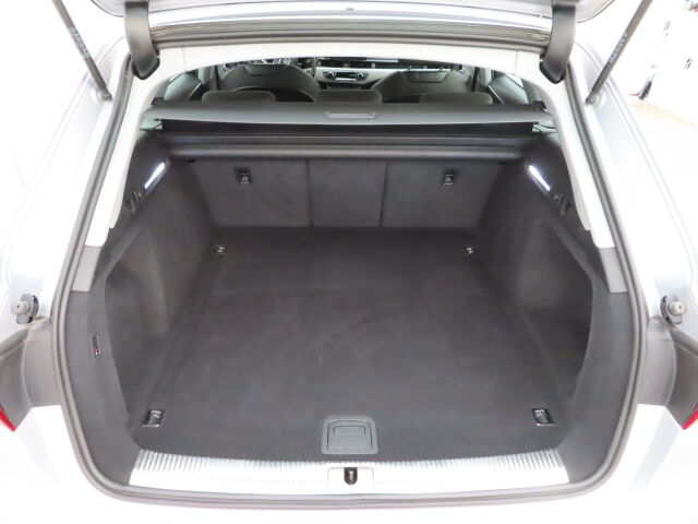 AUDI A4 2024 Avant 40 TFSI MHEV Land of quattro