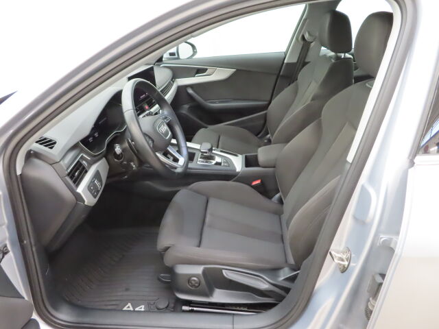 AUDI A4 2024 Avant 40 TFSI MHEV Land of quattro