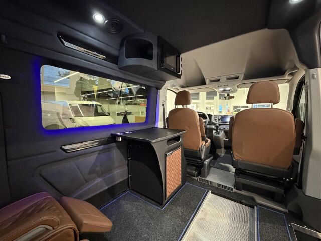 Volkswagen Crafter 2024 2,0 TDI 130 kW 4Motion 8at, 4490 puolikorkea