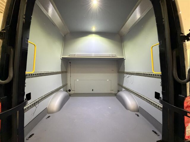 Volkswagen Crafter 2024 2,0 TDI 130 kW 4Motion 8at, 4490 puolikorkea