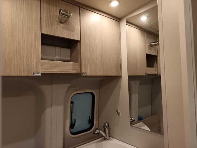 FORD BÜRSTNER 2024 LINEO 590C **SUPERUPEA LUXUSRETKIS KAIKILLA MAUSTEILLA**