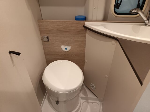 FORD BÜRSTNER 2024 LINEO 590C **SUPERUPEA LUXUSRETKIS KAIKILLA MAUSTEILLA**