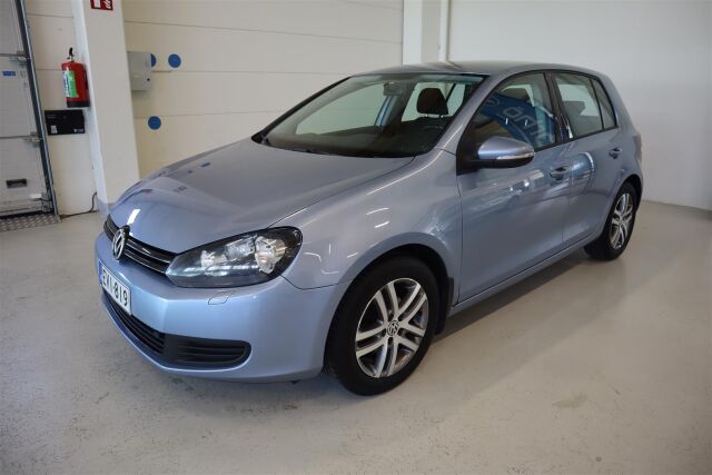 VOLKSWAGEN Golf 2011 Comfortline 1,2 TSI 77 kW (105 hv) BlueMotion Technology 4-ovinen