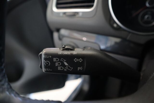 VOLKSWAGEN Golf 2011 Comfortline 1,2 TSI 77 kW (105 hv) BlueMotion Technology 4-ovinen