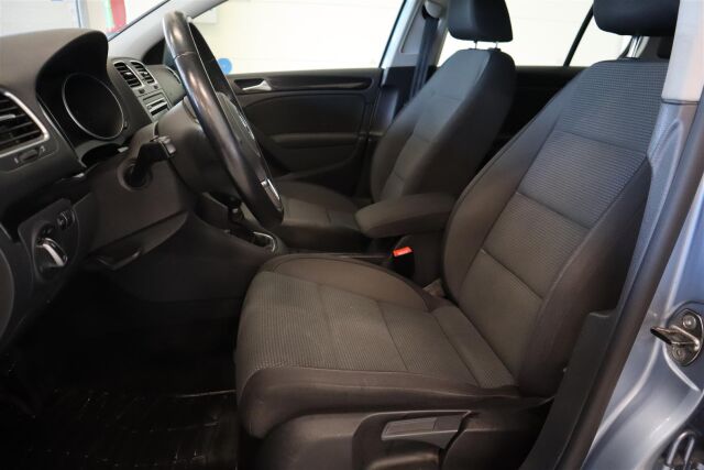 VOLKSWAGEN Golf 2011 Comfortline 1,2 TSI 77 kW (105 hv) BlueMotion Technology 4-ovinen