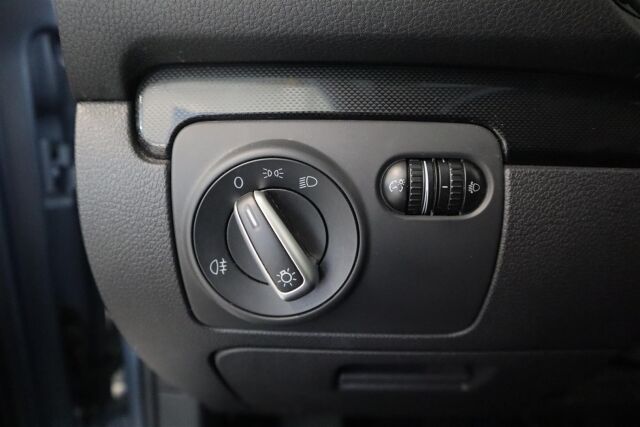 VOLKSWAGEN Golf 2011 Comfortline 1,2 TSI 77 kW (105 hv) BlueMotion Technology 4-ovinen