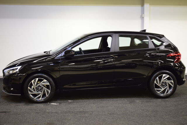 Hyundai i20 5d 2025 1,0 T-GDI 100 hv 7-DCT Comfort***SIS 2X RENKAAT***