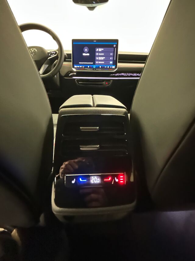 Volkswagen ID.7 2025 Tourer GTX 4MOTION 75-v Juhlamalli 250 kW, akku 86 kWh