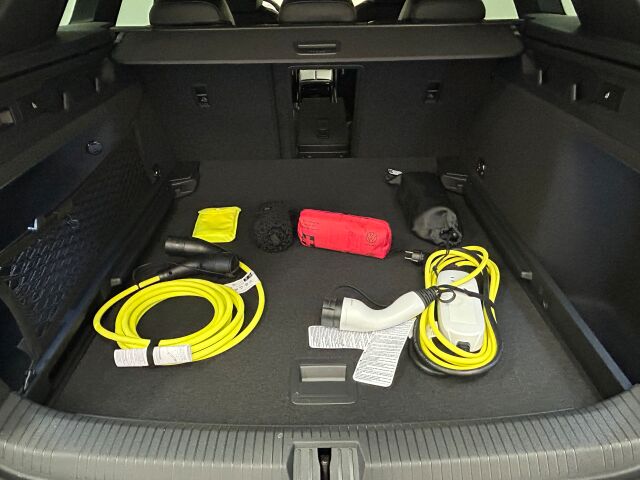 Volkswagen ID.7 2025 Tourer GTX 4MOTION 75-v Juhlamalli 250 kW, akku 86 kWh