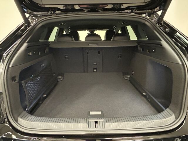 Volkswagen ID.7 2025 Tourer GTX 4MOTION 75-v Juhlamalli 250 kW, akku 86 kWh