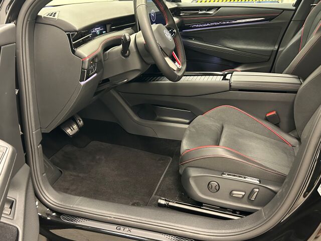 Volkswagen ID.7 2025 Tourer GTX 4MOTION 75-v Juhlamalli 250 kW, akku 86 kWh