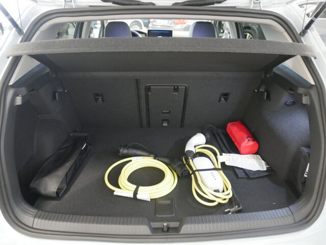 Volkswagen Golf 2026 Comfort 75-v Juhlamalli eHybrid 150 kW (PHEV) DSG-automaatti*Talvirenkaat 750€*Heti toimitukseen!*