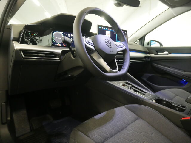 Volkswagen Golf 2026 Comfort 75-v Juhlamalli eHybrid 150 kW (PHEV) DSG-automaatti*Talvirenkaat 750€*Heti toimitukseen!*