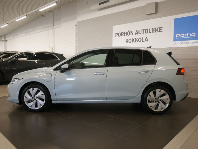 Volkswagen Golf 2026 Comfort 75-v Juhlamalli eHybrid 150 kW (PHEV) DSG-automaatti*Talvirenkaat 750€*Heti toimitukseen!*