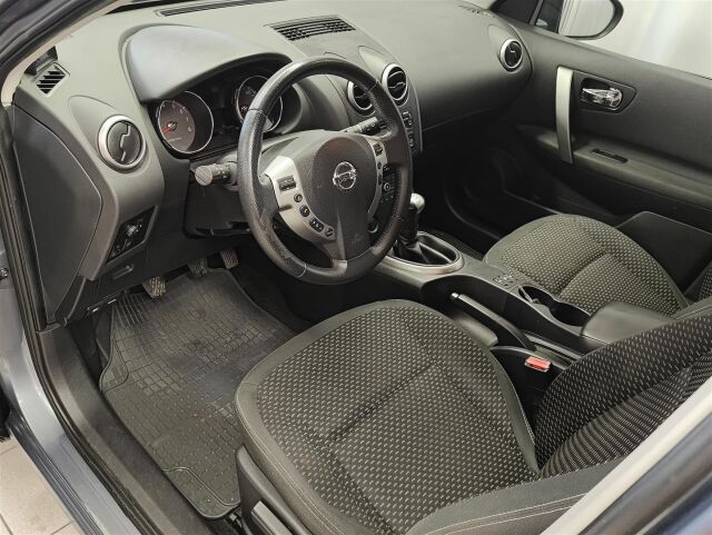 NISSAN Qashqai 2009 1,6 Acenta 5MT 4x2