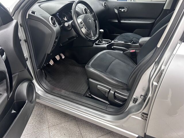 NISSAN Qashqai 2013 1,6L Stop / Start System Style 360 2WD 5M/T AVM