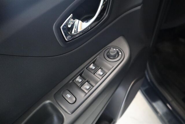 RENAULT Captur 2015 TCe 120 EDC-aut Navi Style