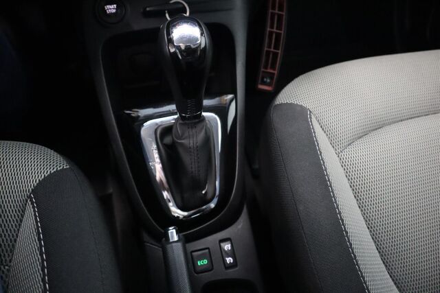 RENAULT Captur 2015 TCe 120 EDC-aut Navi Style