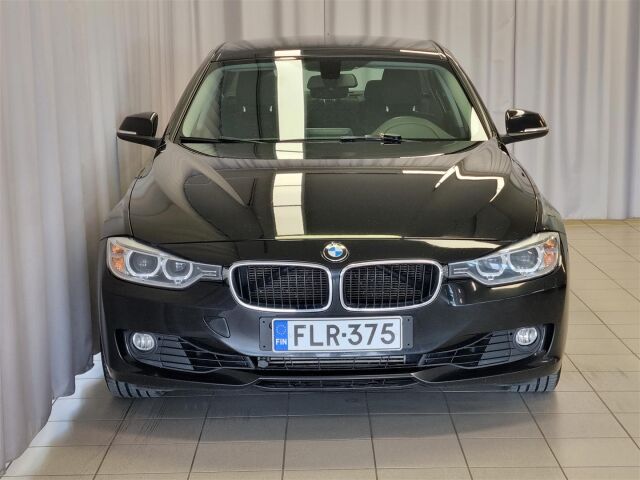 BMW 320 2015 F30 Sedan 320i TwinPower Turbo A Limited xDrive Edition / Suomi-auto / Vetokoukku / Lohkolämmitin