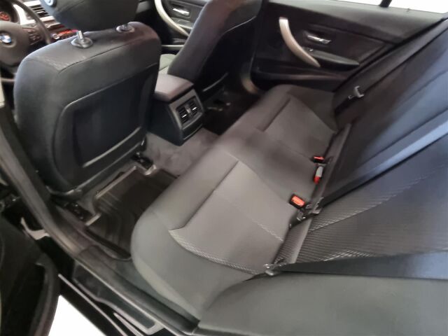BMW 320 2015 F30 Sedan 320i TwinPower Turbo A Limited xDrive Edition / Suomi-auto / Vetokoukku / Lohkolämmitin