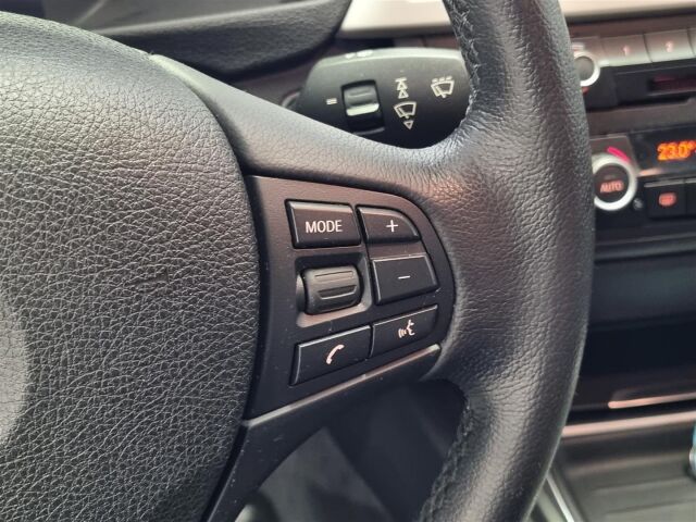BMW 320 2015 F30 Sedan 320i TwinPower Turbo A Limited xDrive Edition / Suomi-auto / Vetokoukku / Lohkolämmitin
