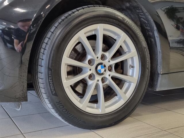 BMW 320 2015 F30 Sedan 320i TwinPower Turbo A Limited xDrive Edition / Suomi-auto / Vetokoukku / Lohkolämmitin