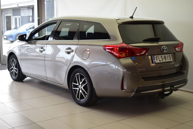 TOYOTA Auris 2015 Touring Sports 1,8 Hybrid Active Edition
